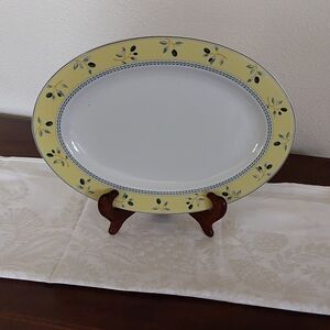 Royal Doulton‎ Blueberry Elegant Yellow and White 12" Oval Platter